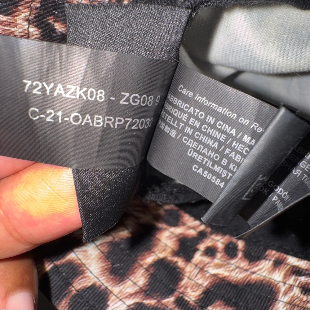 Versace Jeans Collection leopard print Embossed Logo bucket hat. Size Small - Picture 4 of 6